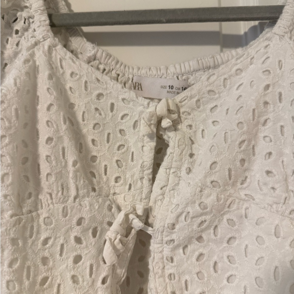 Zara & Art Class Blue Blouse with Flutter Sleeves and Tiered Design - Picture 7 of 8